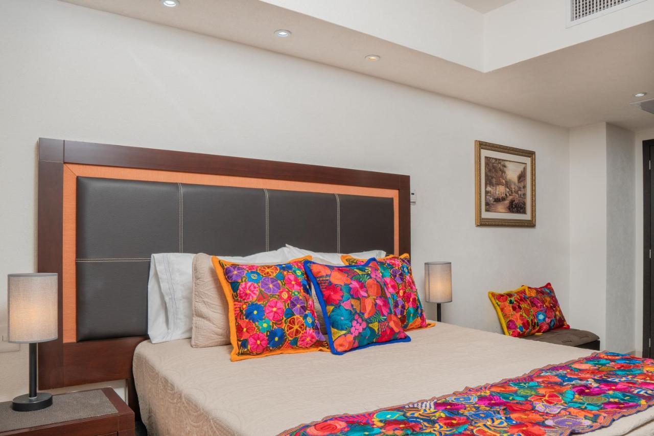 Ocean Front Condo Sleeps 4 Adults-Grand Venetian T3000-1606 Puerto Vallarta Exterior foto
