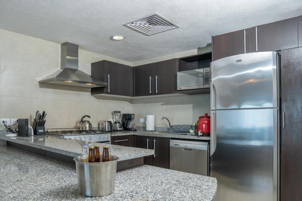 Ocean Front Condo Sleeps 4 Adults-Grand Venetian T3000-1606 Puerto Vallarta Exterior foto