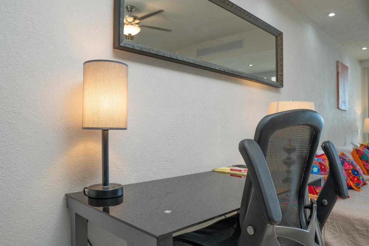 Ocean Front Condo Sleeps 4 Adults-Grand Venetian T3000-1606 Puerto Vallarta Exterior foto